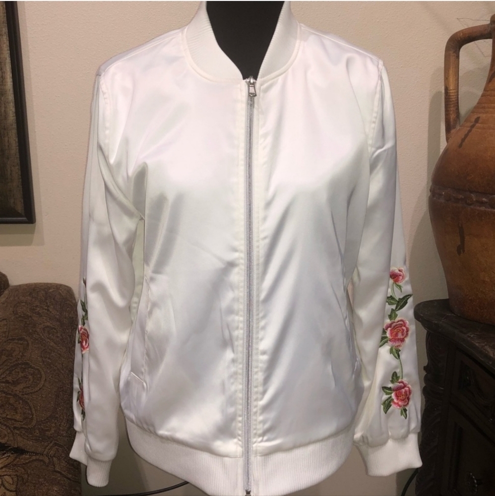 Joseph A. Allen Satin White Bomber jacket Size Medium